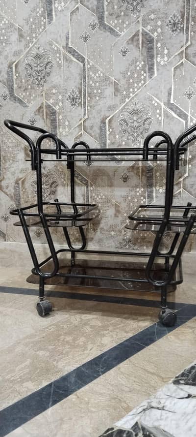 Glass tea trolley. . good condition 