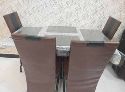 Dinning table with chairs