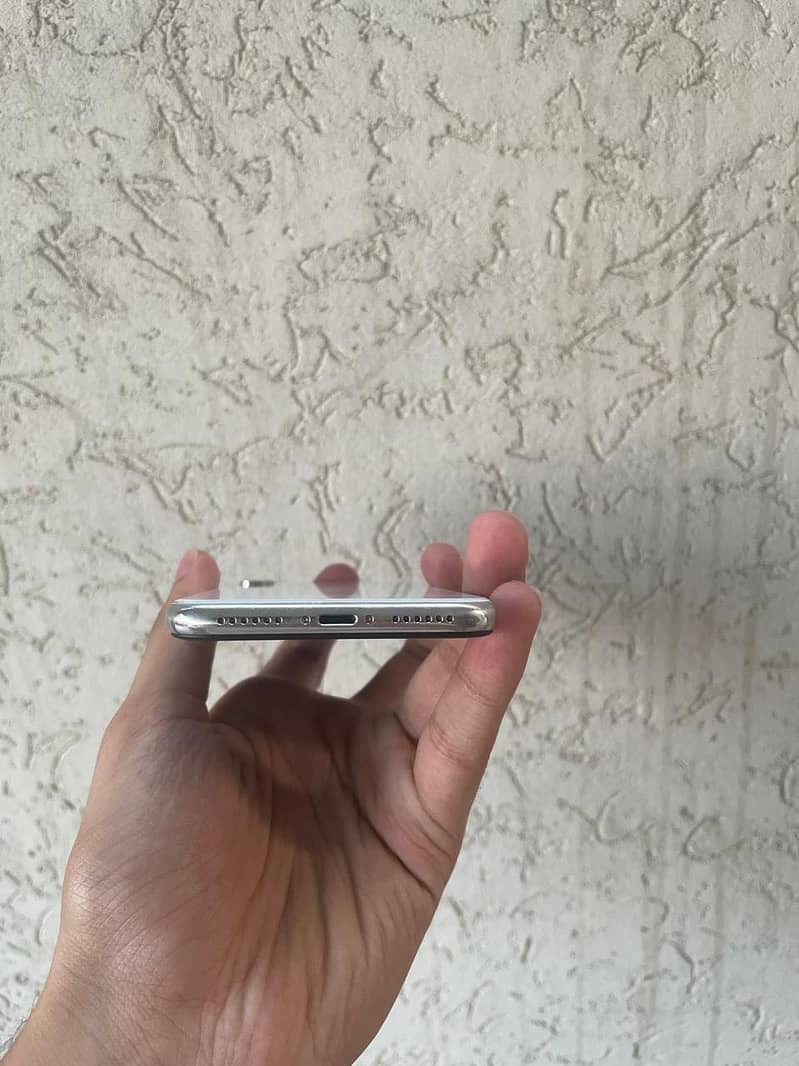 Apple iPhone X 3