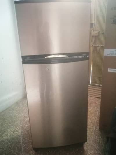 singer medium size. compressor kharab hai