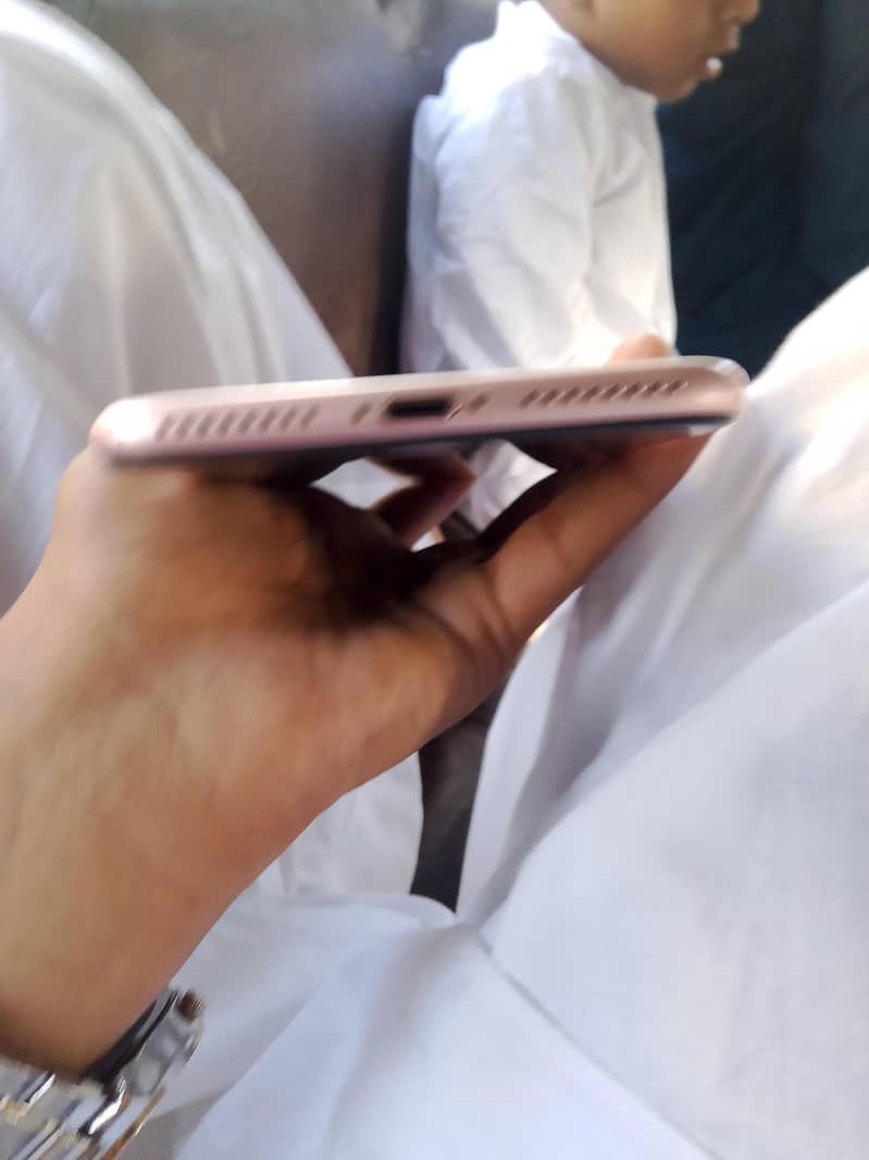 Apple iPhone 7 Plus 1
