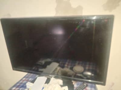orient 32 inch LCD