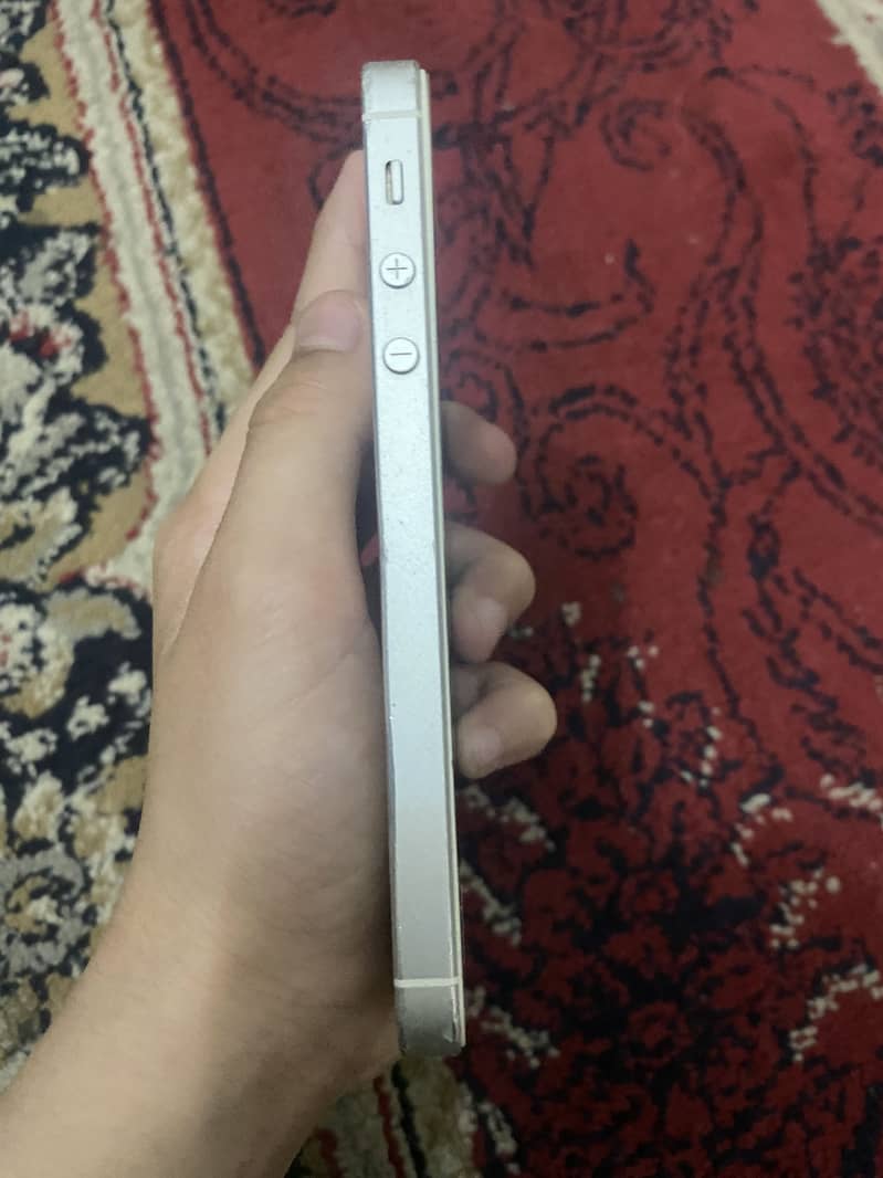 Apple iPhone SE 2