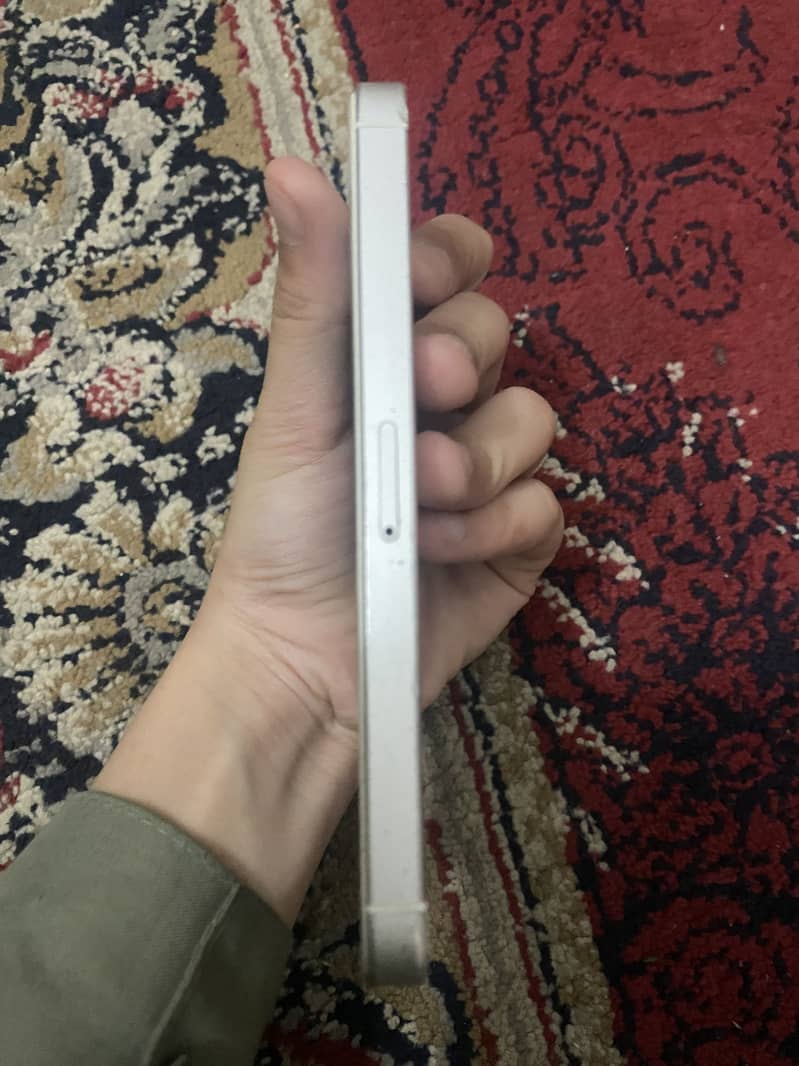 Apple iPhone SE 4
