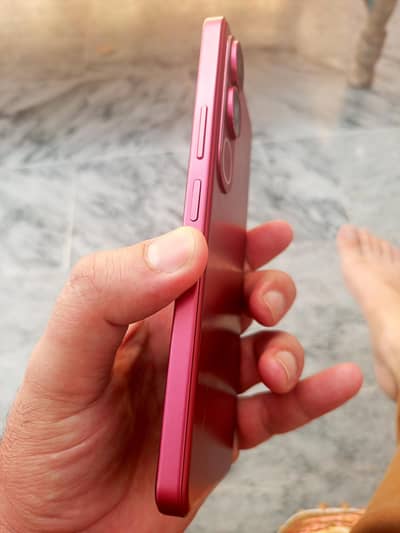 i am selling my vivo 21 d phone in 9/10 condition with 7 months warr