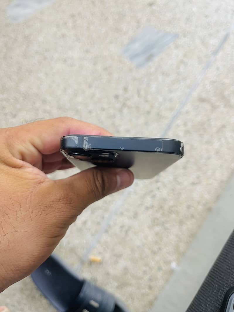 Apple iPhone 13 0