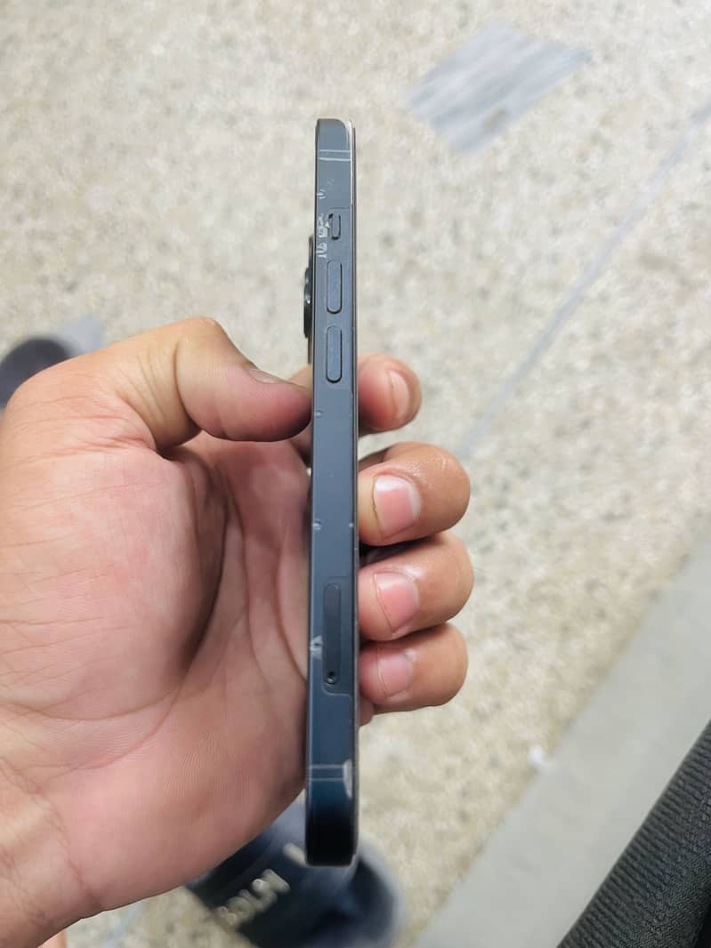 Apple iPhone 13 6