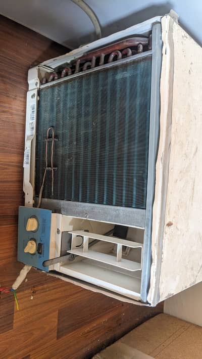 0.75 ton fortress brand window ac slightly used