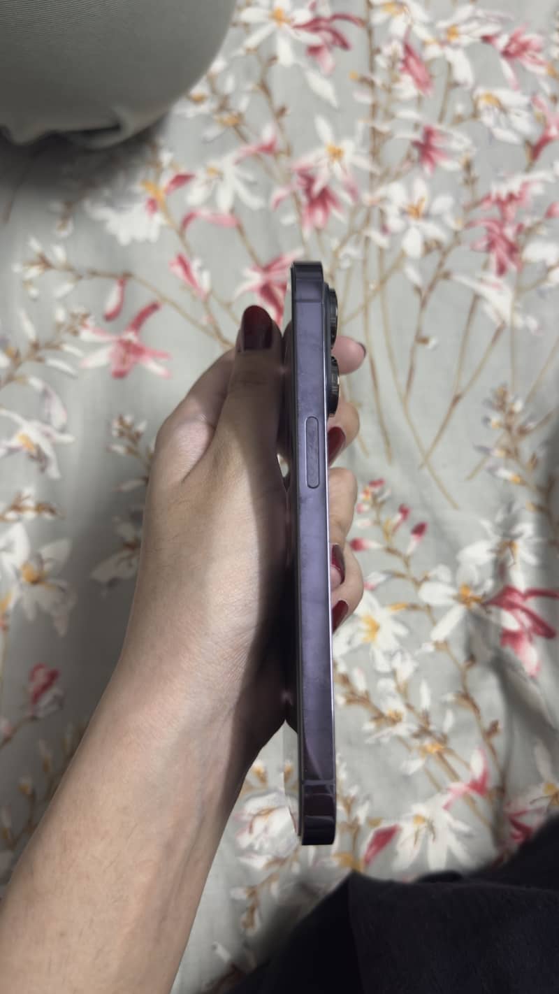 iPhone 14 pro 3