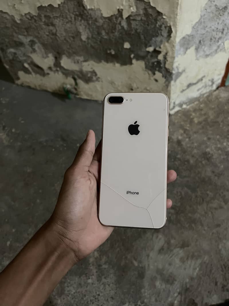 Apple iPhone 8 Plus 0