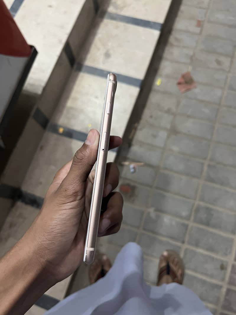 Apple iPhone 8 Plus 1