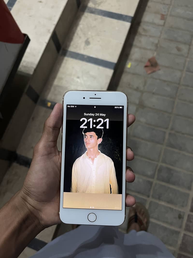 Apple iPhone 8 Plus 2