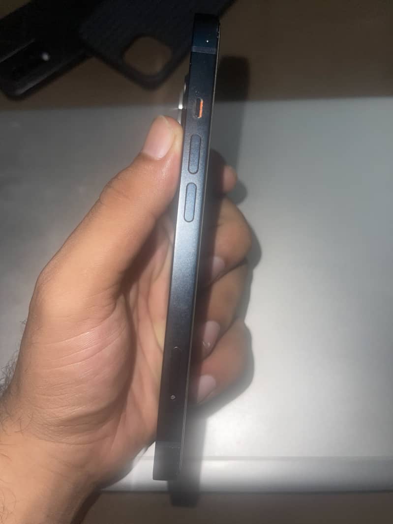 Apple iPhone 13 3