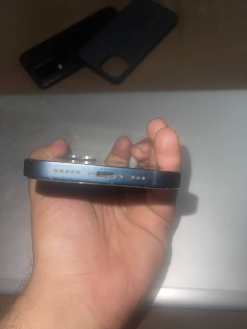 Apple iPhone 13 6