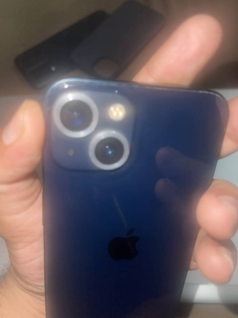 Apple iPhone 13 7