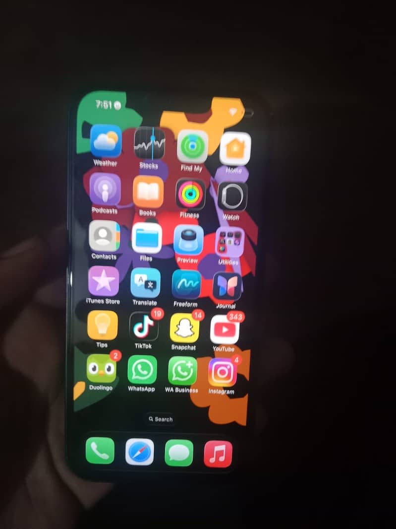 Apple iPhone 13 8