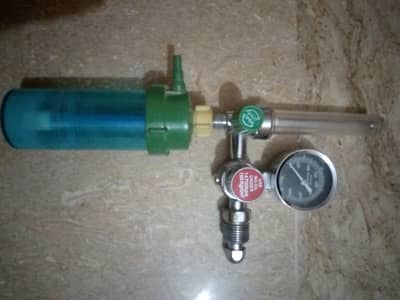 oxygen cylinder ka regolater 10/10 condition me