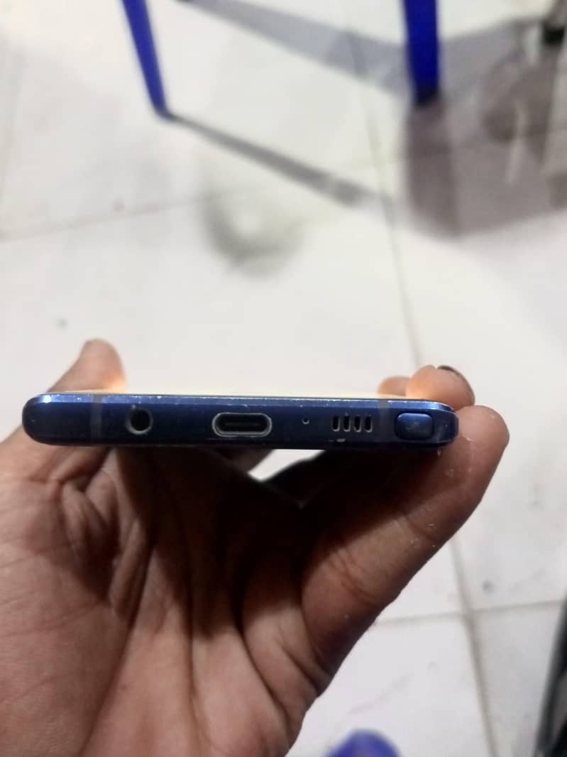 Samsung Mobile Note 9 4