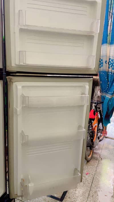 PEL Full Size Black Refrigerator for Sale