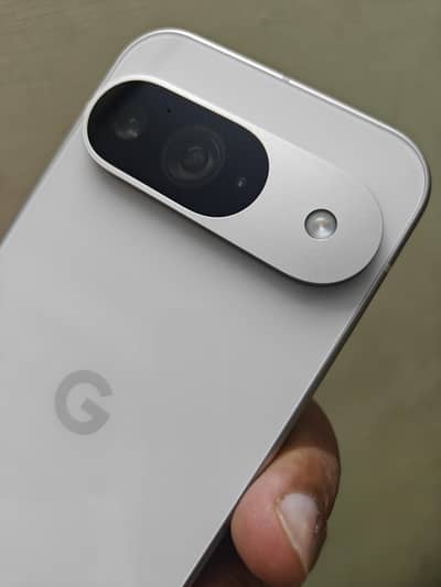 Google pixel 9 Brand new 10-10 water packed oem unlocked pta approved
