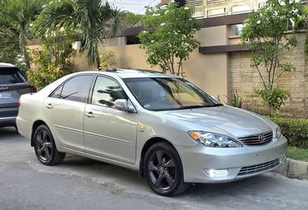 CAMRY SUNROOF 2400CC  IMMACULATE CONDITIONN