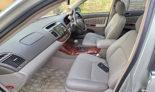 CAMRY SUNROOF 2400CC  IMMACULATE CONDITIONN