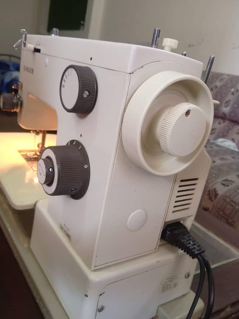 SEWING MACHINE 2