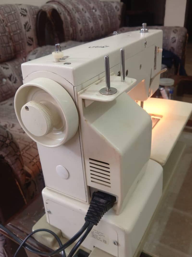 SEWING MACHINE 3