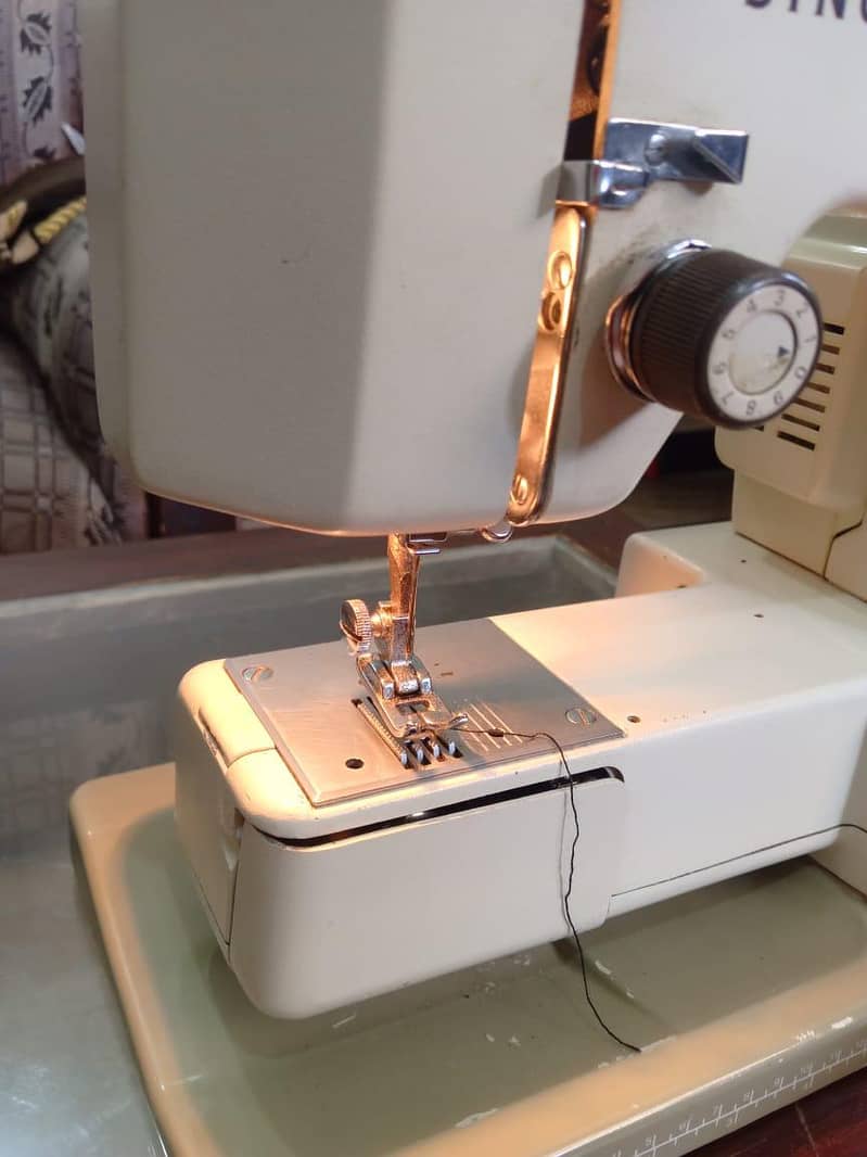 SEWING MACHINE 4