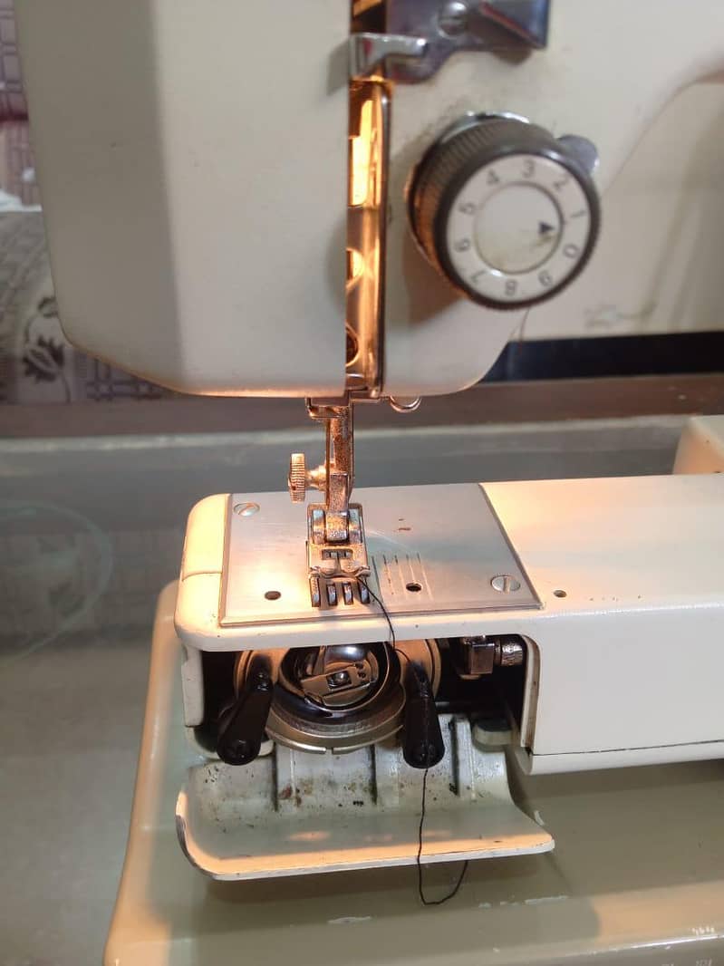 SEWING MACHINE 5