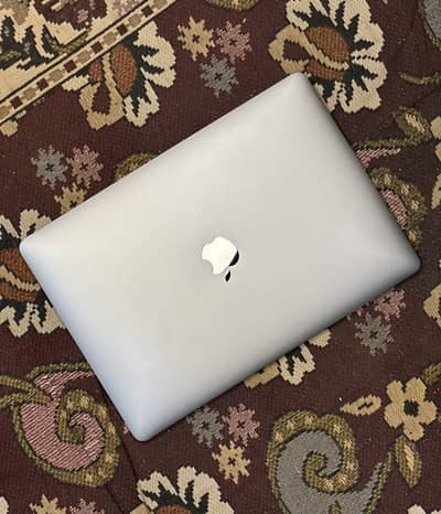 Apple MacBook Pro 2016 (500GB storage)