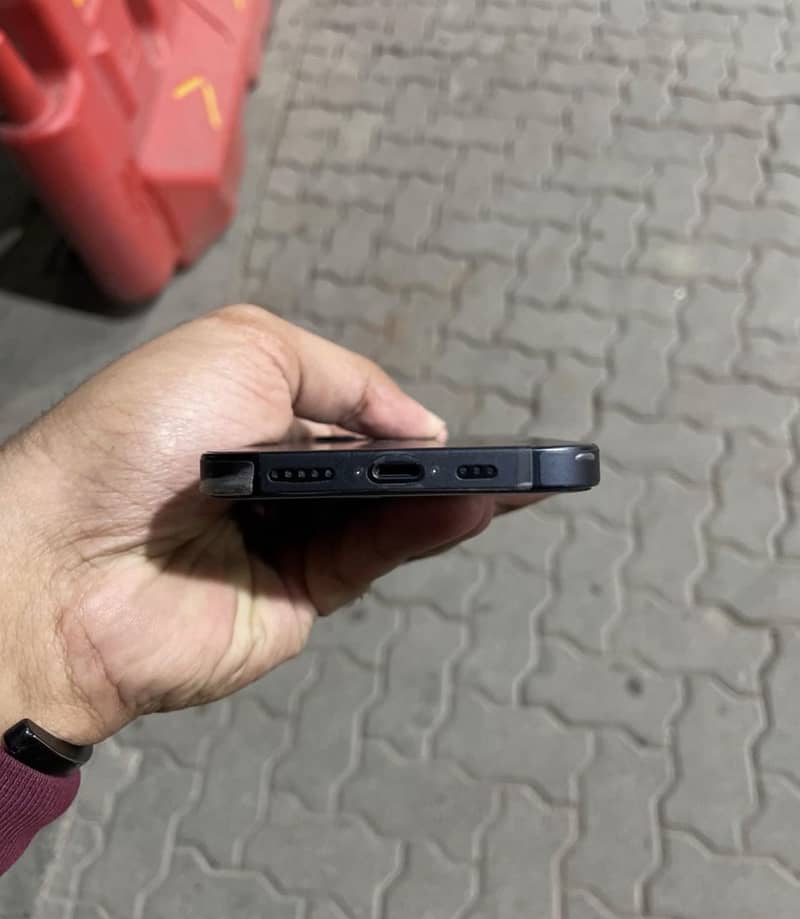 iPhone 12.    Mini 2