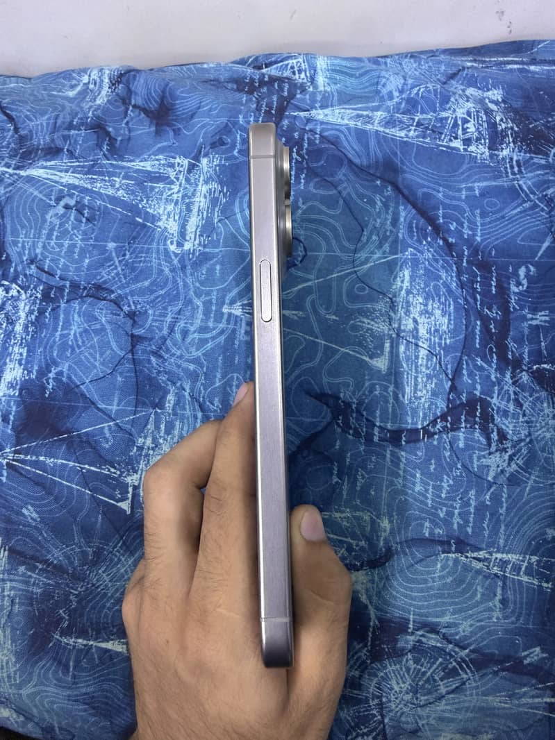 IPHONE 15 PRO MAX 1