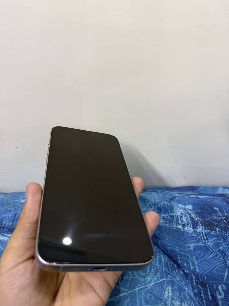 IPHONE 15 PRO MAX 3