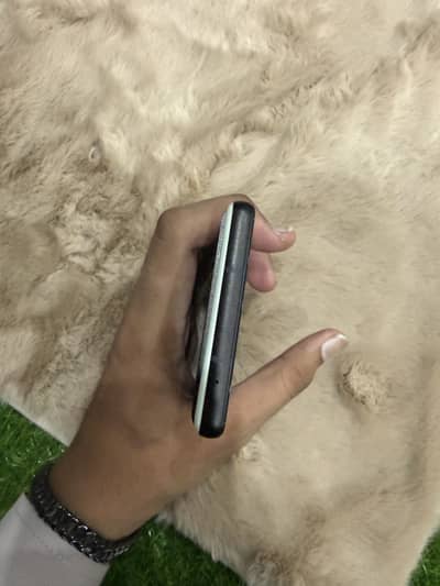 Google pixel 6a 10/10 offical pta approved light green coloure