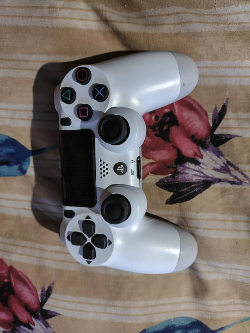 DualShock 4 Wireless Controller 2