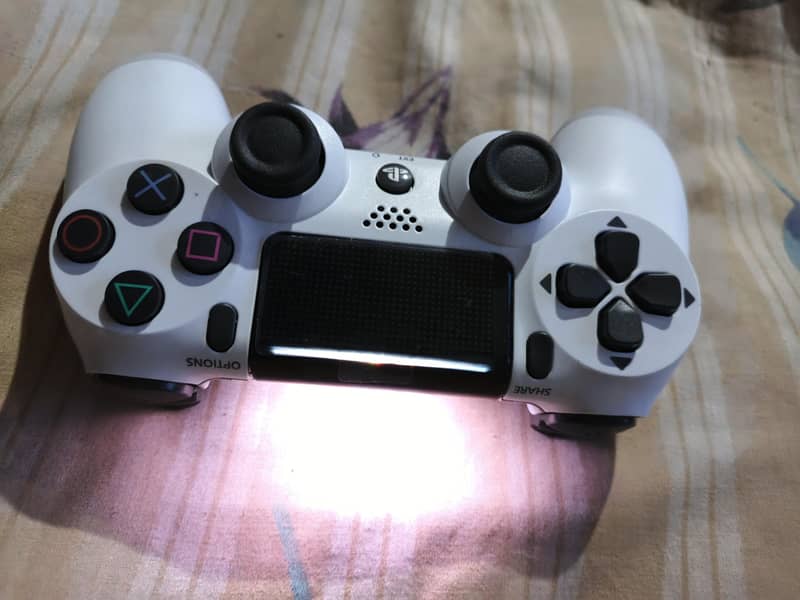 DualShock 4 Wireless Controller 3