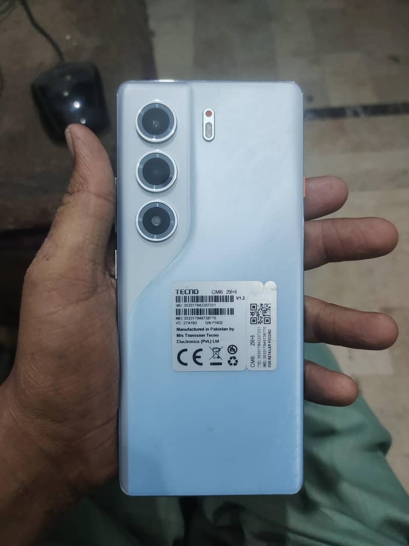 Tecno camon 40 pro 0
