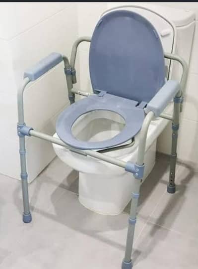 Cammode Chair