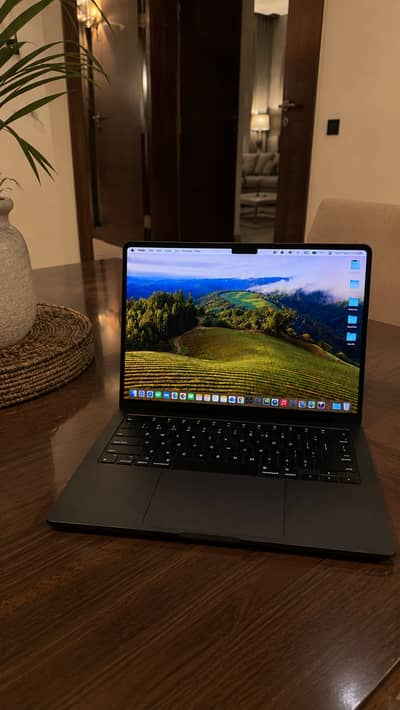 MacBook Pro 14” M3 Pro 18GB Space Black | 100% Battery Health