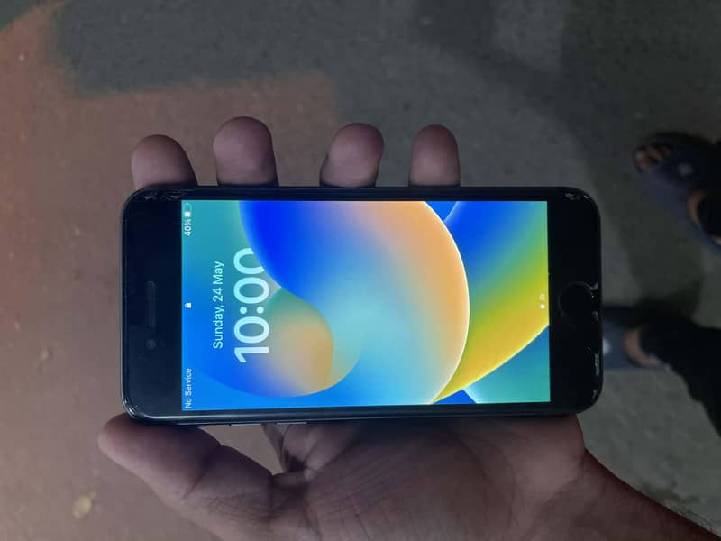 Apple iPhone 8 0