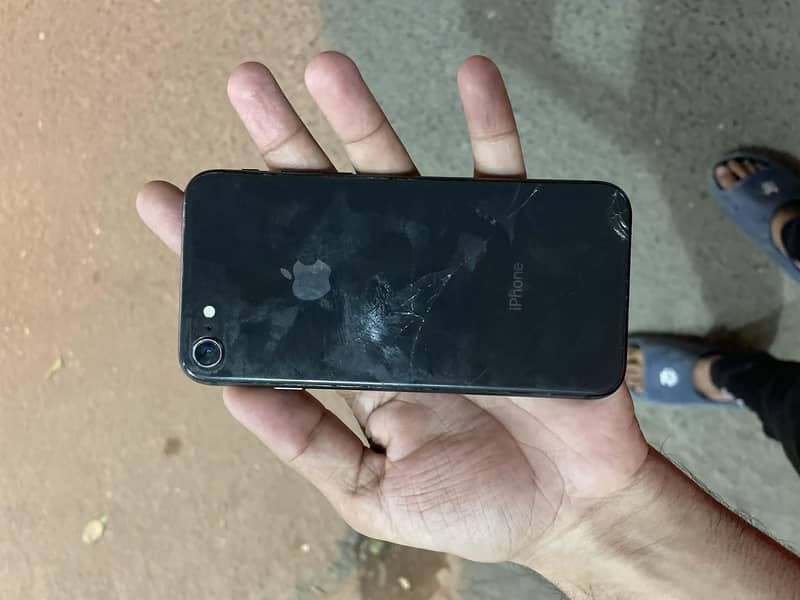 Apple iPhone 8 1