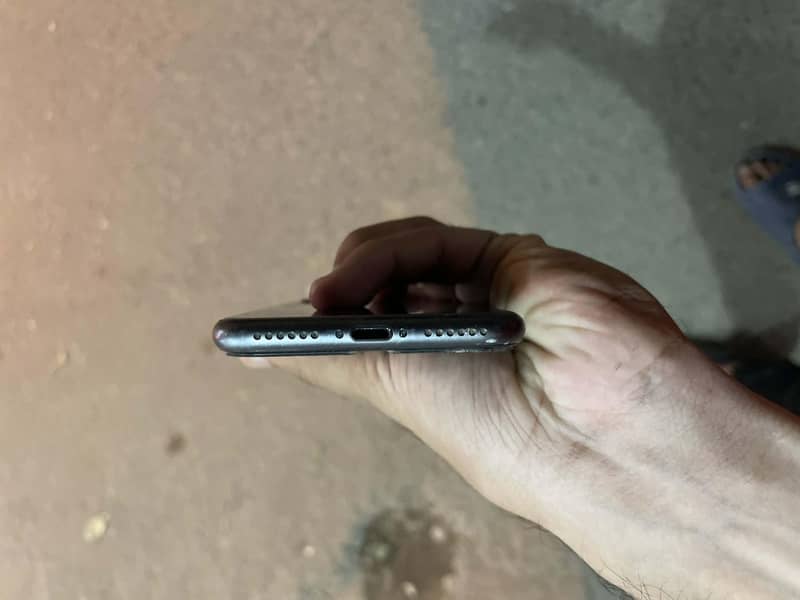 Apple iPhone 8 10