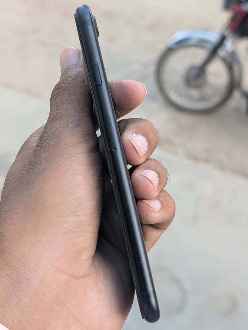 Apple iPhone 7 1