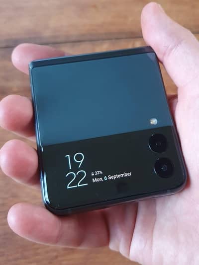 Samsung Mobile Z Flip 3 official pta