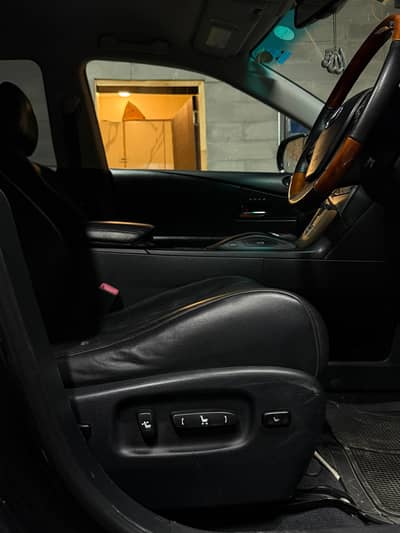 Lexus RX Series 2011