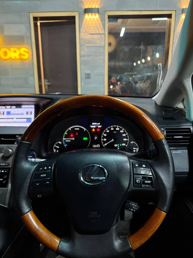 Lexus RX Series 2011 10