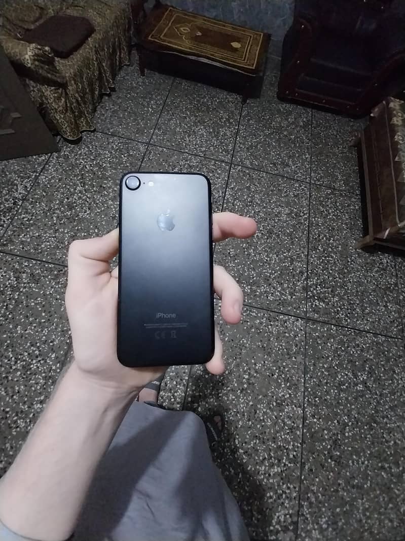 Apple iPhone 7 4
