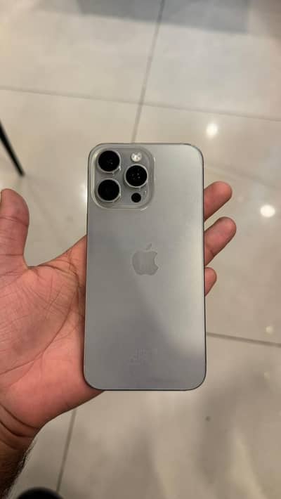 15 Pro Max Natural Titanium