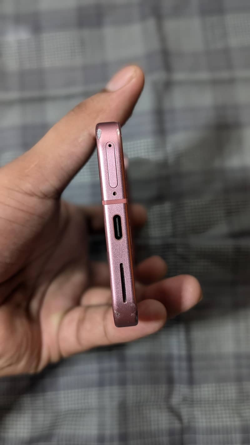 Google Pixel 9 5